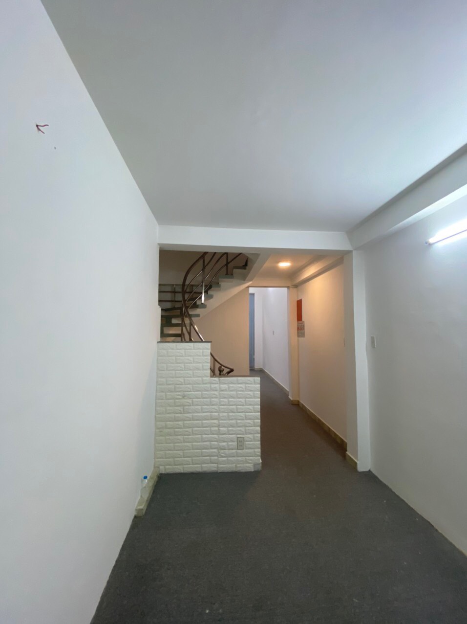 Cho thuê Nguyên căn HXT( 262/xx) Nguyễn Tiểu La,P.8,Q.10.